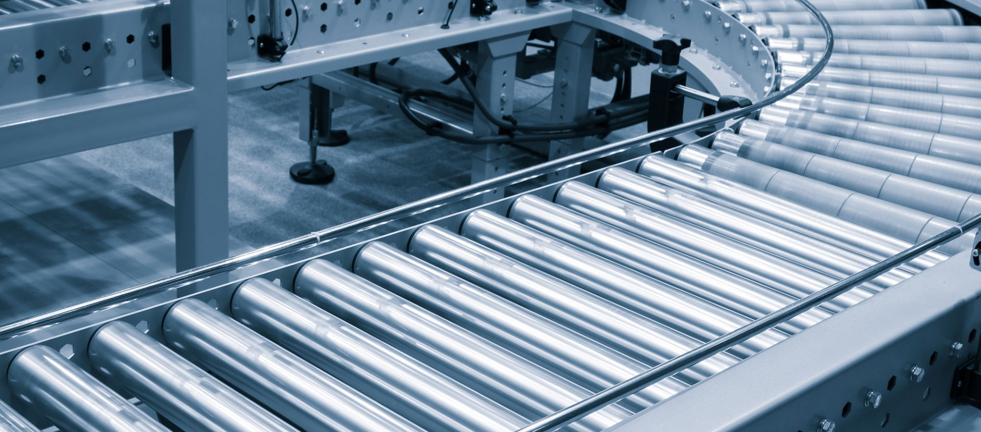 Roller conveyors in intralogistics: the perfect solution for boosting efficiency